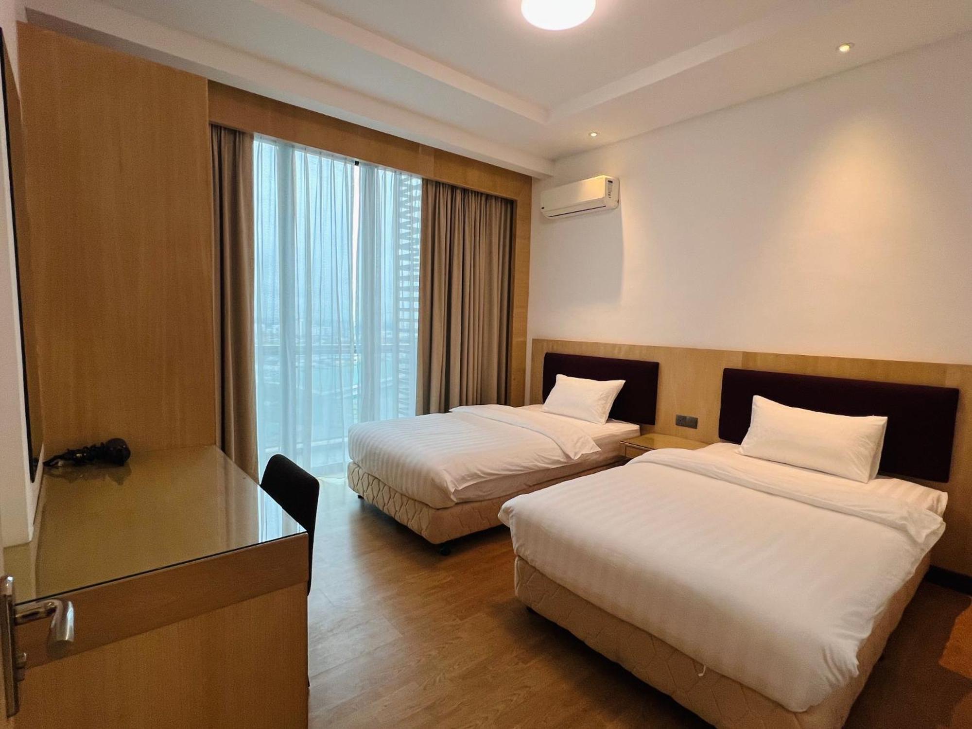 Imperial Grand Suite Apartment Кучинг Экстерьер фото